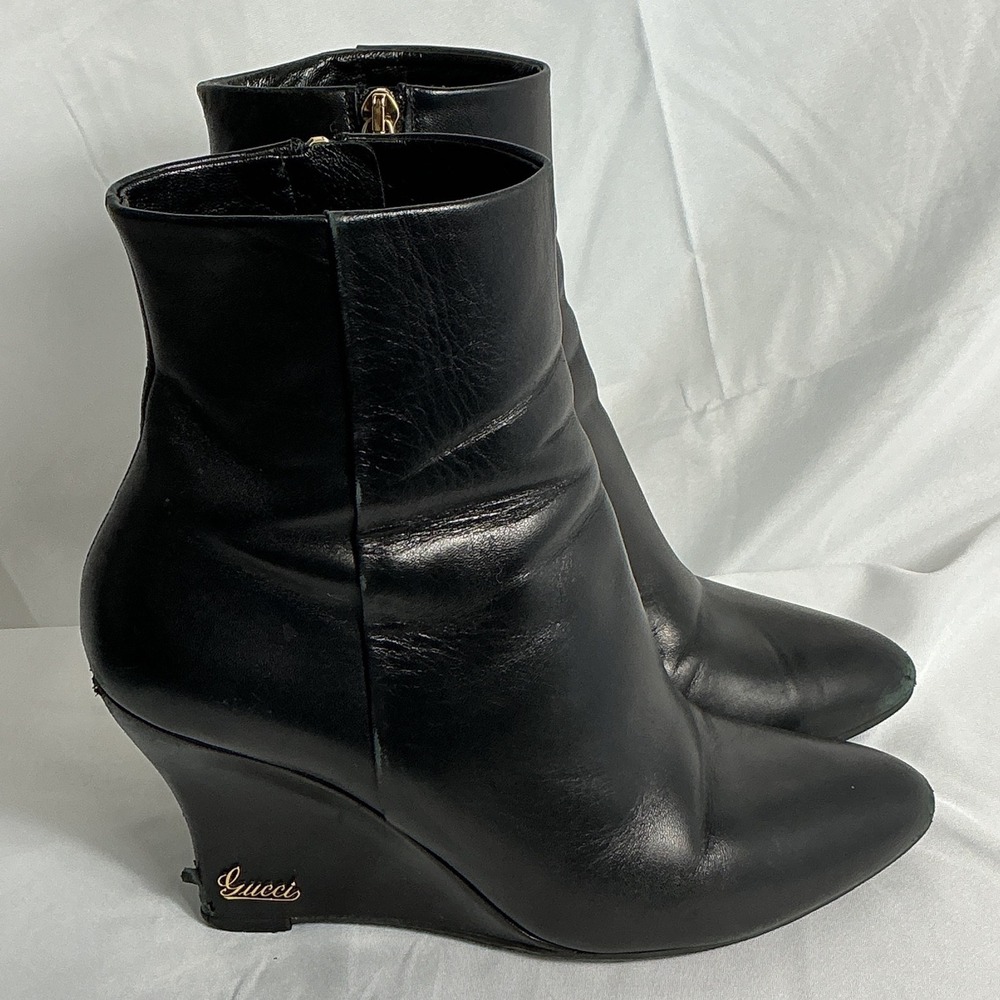 Gucci Black Leather Wedge Ankle Boots Pointed Toe Gold Logo IT 38 US 8 252114